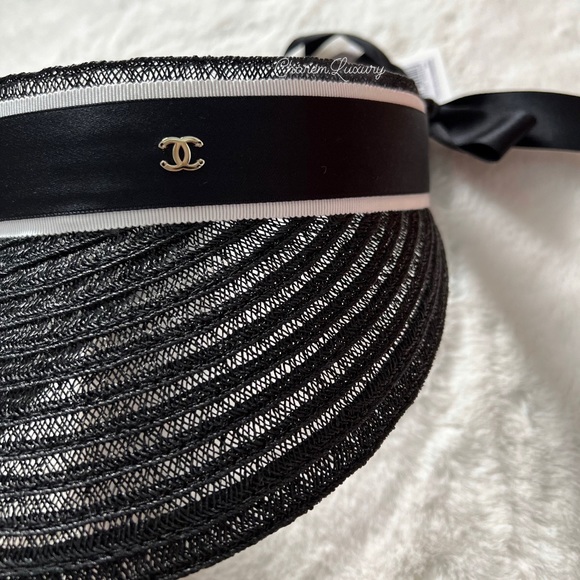 Brand NEW! ? Chanel Sun Visor CC gold Logo ? black white trim M Size Women Hat main image 8